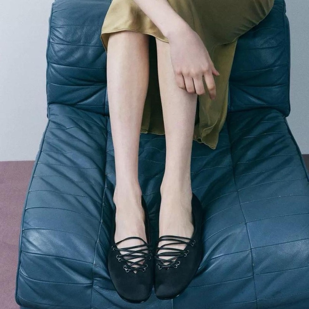 ✨SOLD✨ NWT Zara Satin Lace Up Ballet Flats in Black - 8 - Picture 2 of 8